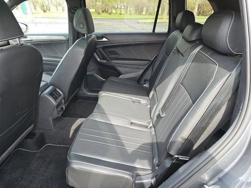 Used 2023 Volkswagen Tiguan SE R-Line AWD/4WD image 18
