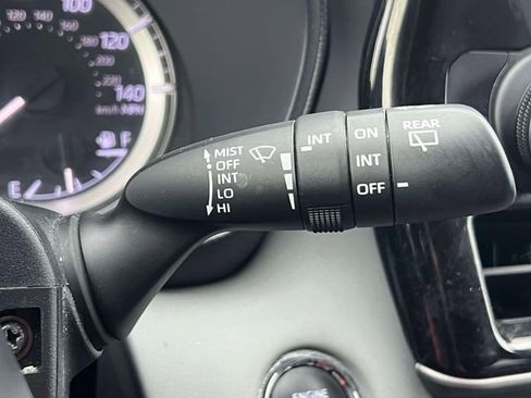 Certified 2023 Toyota Highlander LE image 28