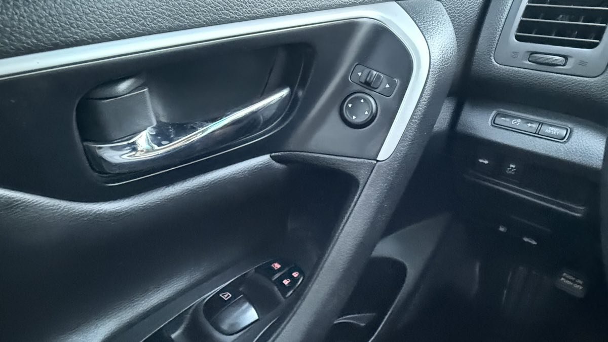 Used 2018 Nissan Altima 2.5 SR FWD image 36