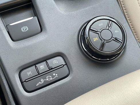 Used 2024 Ford Ranger Lariat w/ FX4 Off-Road Package image 22