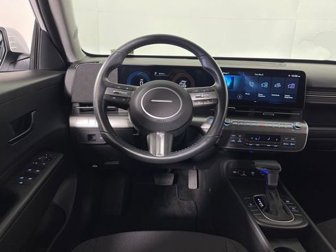 Certified 2025 Hyundai Kona SEL AWD/4WD image 15