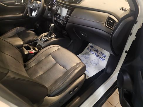 Used 2020 Nissan Rogue SL w/ Premium Package AWD/4WD image 10