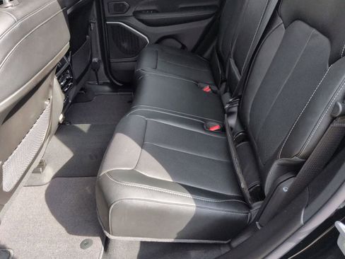 New 2026 Jeep Grand Cherokee Limited AWD/4WD image 17