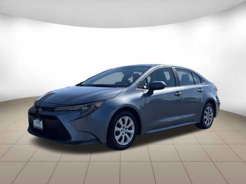 Used 2024 Toyota Corolla LE FWD image 3