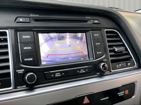 Used 2015 Hyundai Sonata SE w/ Option Group 09 FWD image 13