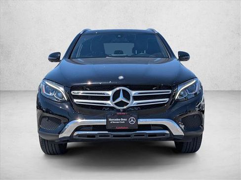 Used 2017 Mercedes-Benz GLC 300 4MATIC image 2