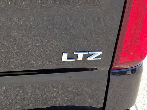 Certified 2023 Chevrolet Silverado 1500 LTZ AWD/4WD image 32