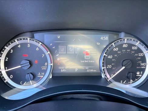 Used 2023 Toyota Highlander XLE AWD/4WD image 25