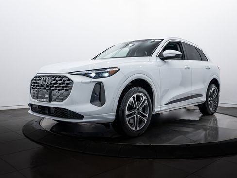 Certified 2025 Audi Q5 Premium Plus w/ Premium Plus image 6