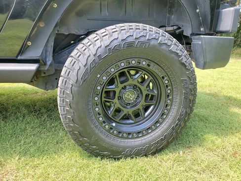 Used 2015 Jeep Wrangler Sport AWD/4WD image 8