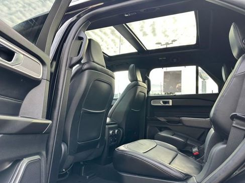 Used 2020 Ford Explorer Limited image 12