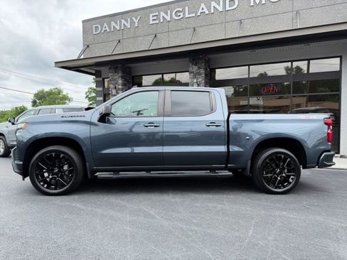 Used 2022 Chevrolet Silverado 1500 RST w/ LPO, Blackout Package AWD/4WD image 2