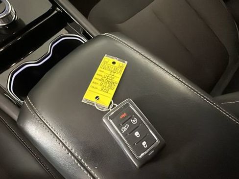 Used 2022 Jeep Grand Cherokee L Laredo w/ Luxury Tech Group I AWD/4WD image 24