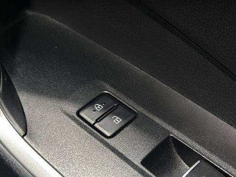 Used 2025 Toyota RAV4 XLE w/ Convenience Package AWD/4WD image 11
