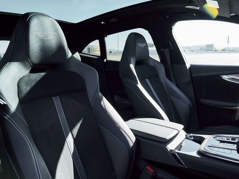 Used 2025 Aston Martin DBX 707 image 45