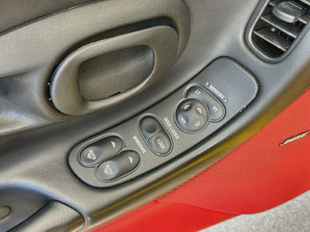 Used 2002 Chevrolet Corvette Z06 RWD image 17