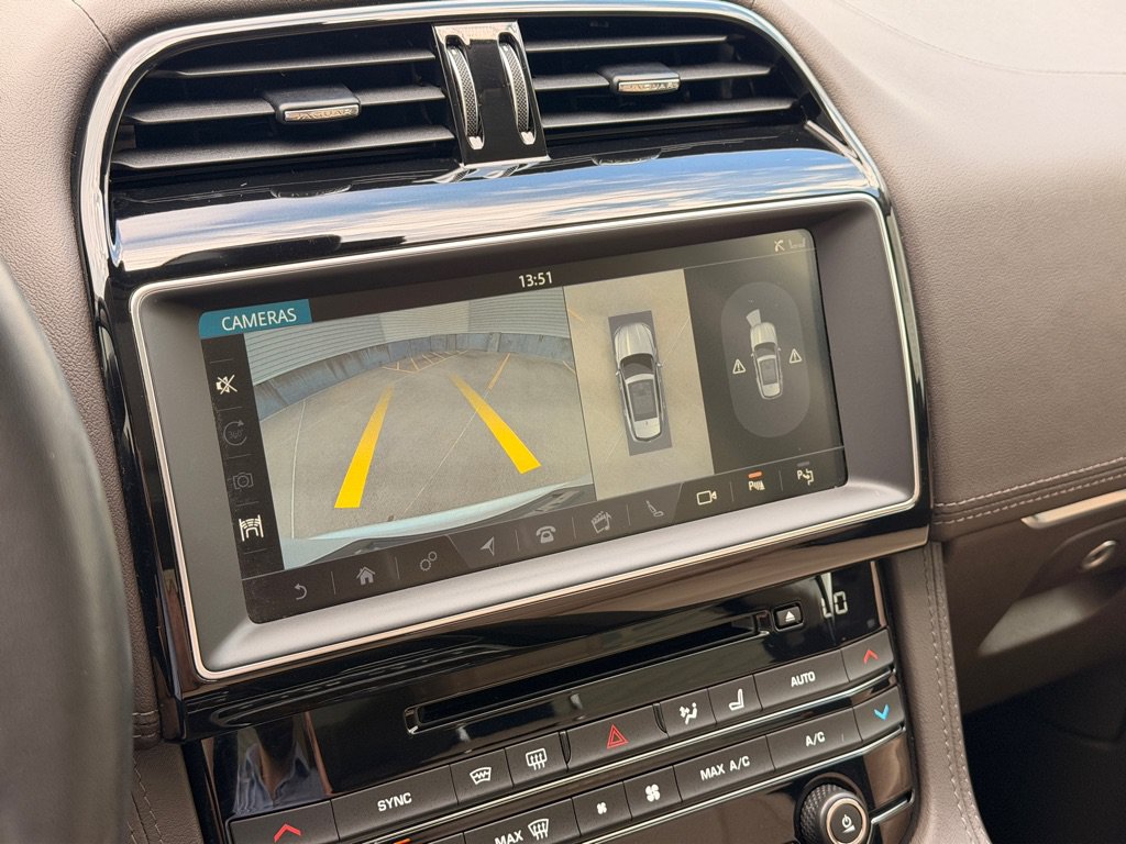 Used 2019 Jaguar F-PACE Prestige AWD/4WD image 14