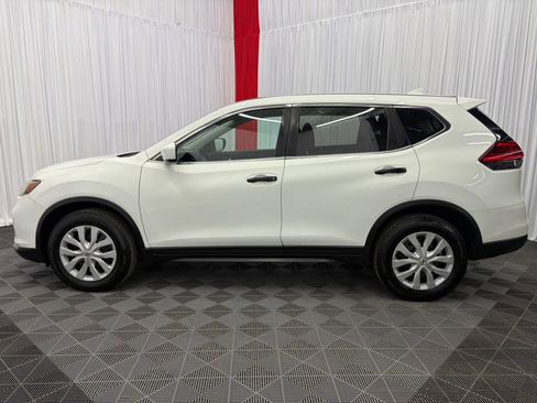Used 2017 Nissan Rogue S image 5