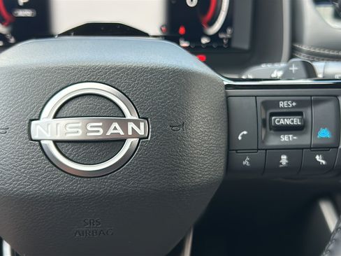 Used 2025 Nissan Rogue SL w/ Tech Package AWD/4WD image 28