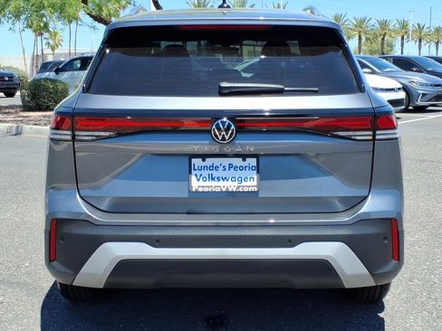 Certified 2025 Volkswagen Tiguan S FWD image 6