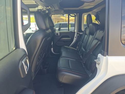 Used 2019 Jeep Wrangler Unlimited Rubicon AWD/4WD image 9