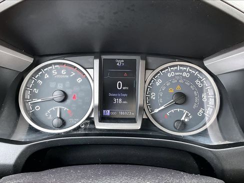 Used 2016 Toyota Tacoma SR5 image 25