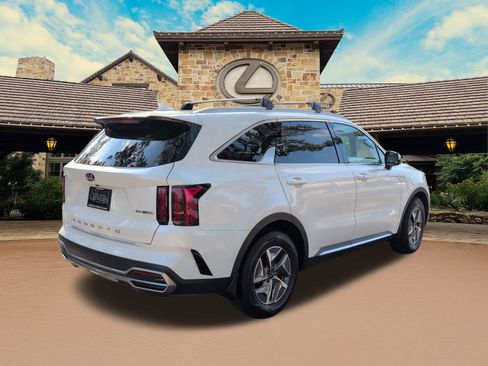 Used 2021 Kia Sorento EX image 2