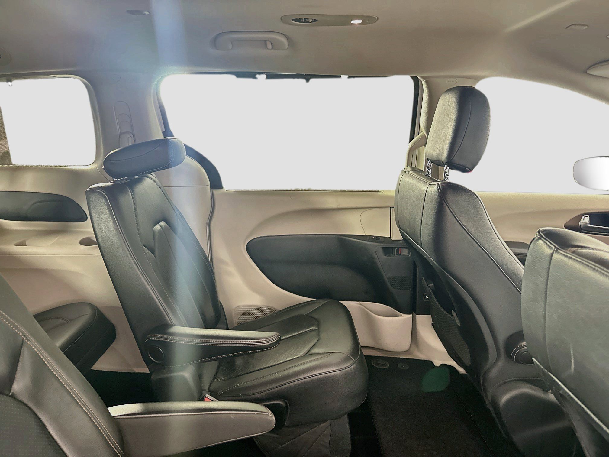 Used 2019 Chrysler Pacifica Touring-L FWD image 26