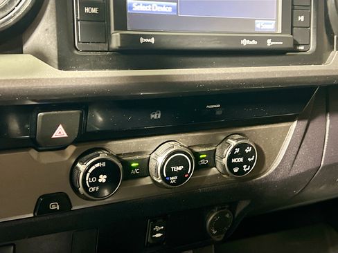 Used 2017 Toyota Tacoma SR5 w/ Tow Package RWD image 26