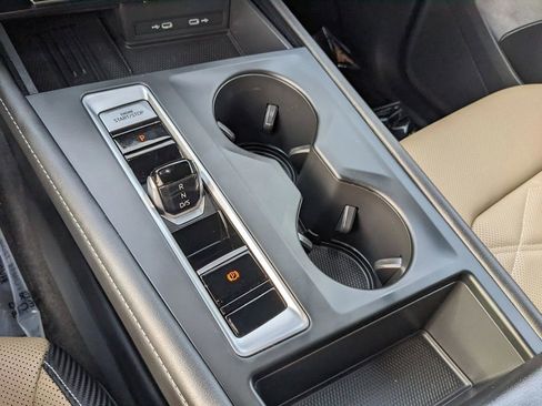 Certified 2025 Volkswagen Atlas Cross Sport SE image 22