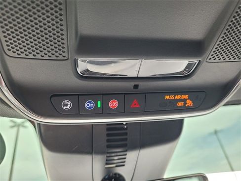 Used 2025 Chevrolet Traverse RS w/ LPO, Floor Liner Package image 37