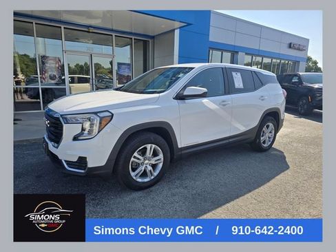 Used 2023 GMC Terrain SLE w/ LPO, Floor Liner Package AWD/4WD image 1