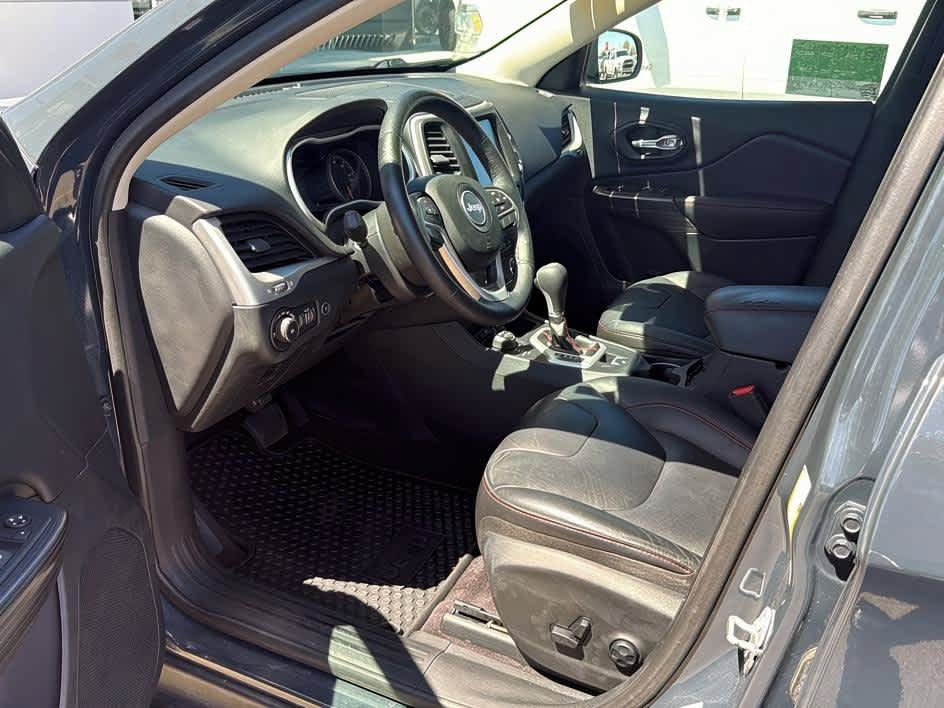 Used 2016 Jeep Cherokee Trailhawk w/ Comfort/Convenience Group AWD/4WD image 22