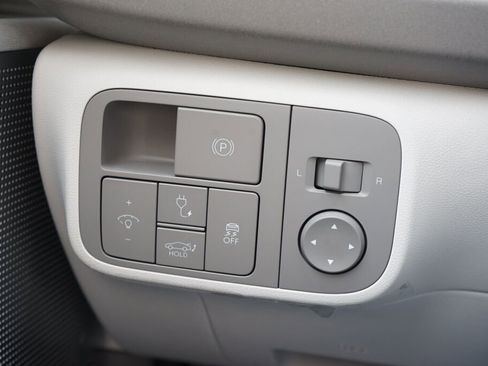 Certified 2025 Hyundai Ioniq 6 SEL image 17