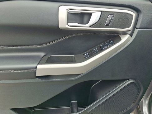 Used 2023 Ford Explorer XLT w/ Equipment Group 202A AWD/4WD image 12