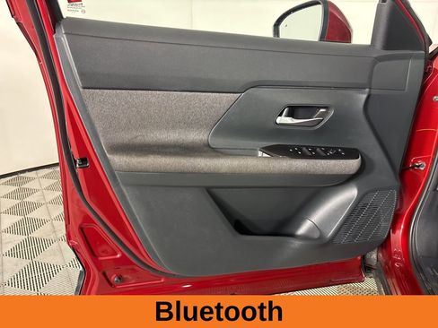 Used 2025 Nissan Kicks SV image 8