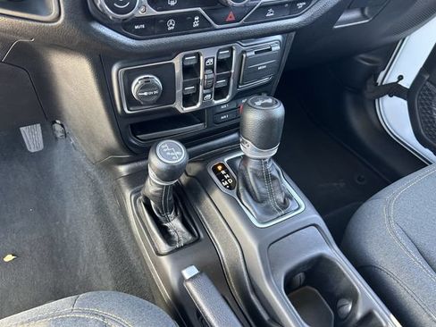 Used 2024 Jeep Wrangler Unlimited Sport AWD/4WD image 28