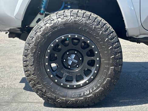 Used 2016 Toyota Tacoma TRD Sport w/ Towing Package RWD image 28