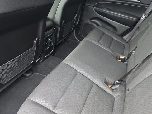 Used 2021 Jeep Grand Cherokee Laredo AWD/4WD image 13