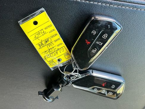 Used 2024 Volkswagen Atlas Cross Sport SE image 63