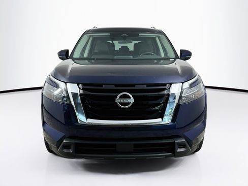 Used 2025 Nissan Pathfinder SV AWD/4WD image 2