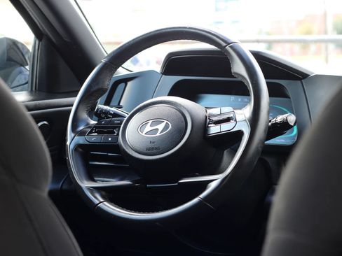 Used 2025 Hyundai Elantra Sport FWD image 14