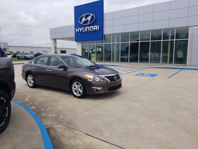Used 2015 Nissan Altima 2.5 SL w/ Moonroof Package