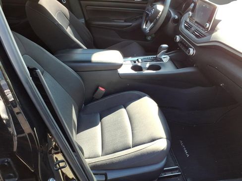 Used 2020 Nissan Altima 2.5 S AWD/4WD image 6