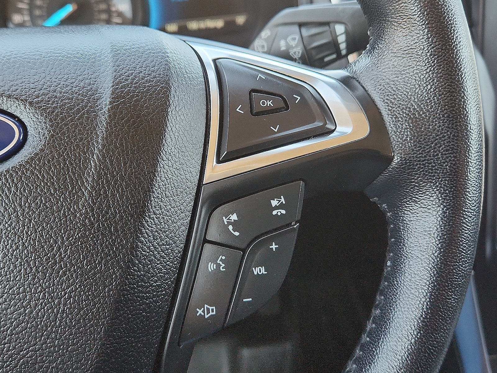 Used 2023 Ford Edge Titanium AWD/4WD image 20