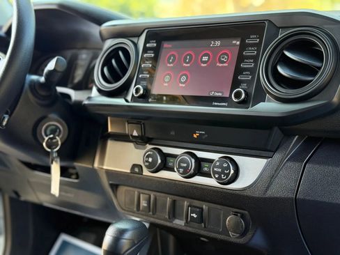 Used 2022 Toyota Tacoma SR RWD image 35