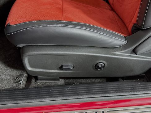 Used 2015 Dodge Challenger SRT Hellcat image 21