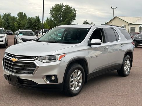 Used 2021 Chevrolet Traverse LT AWD/4WD image 4