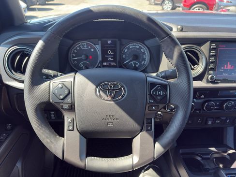 Used 2023 Toyota Tacoma TRD Off-Road w/ Technology Package AWD/4WD image 23