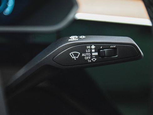 Used 2024 Audi Q8 e-tron Premium Plus w/ Premium Plus Package image 27